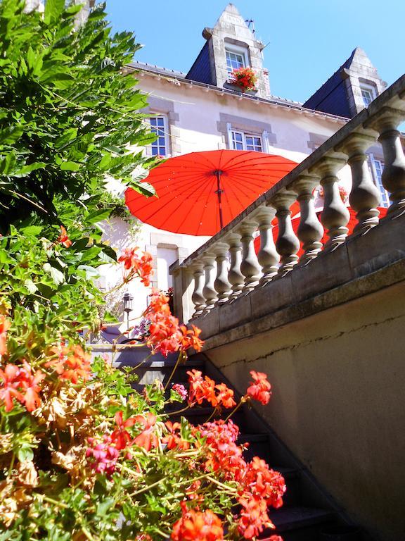 Le Petit Chateau - Tiffauges Proche Puy Dufou Bed & Breakfast Exterior photo